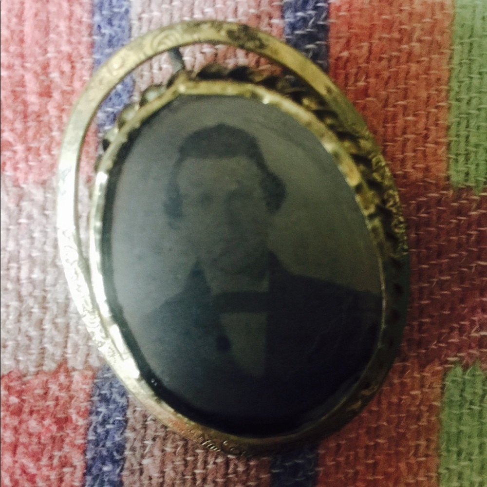 Late 1800's Victorian Swivel Mourning Brooch🖤 - Picture 5 of 5